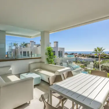 Sale of middle floor apartment in Mijas Costa