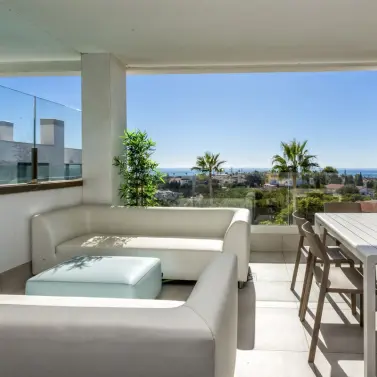 Sale of middle floor apartment in Mijas Costa