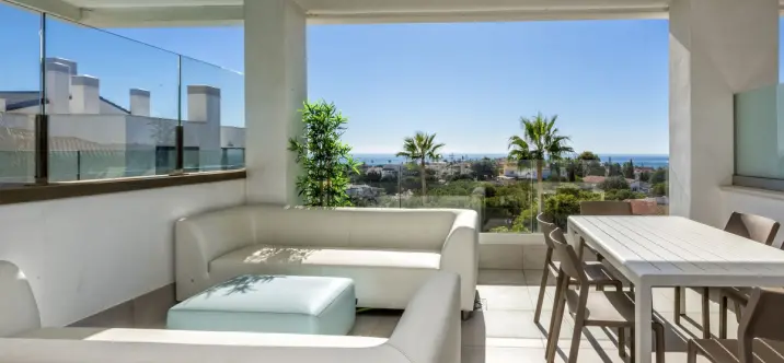Sale of middle floor apartment in Mijas Costa 1