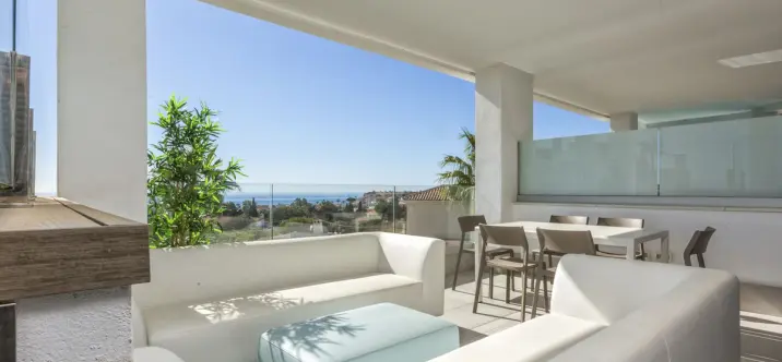 Sale of middle floor apartment in Mijas Costa 2