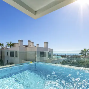 Sale of middle floor apartment in Mijas Costa