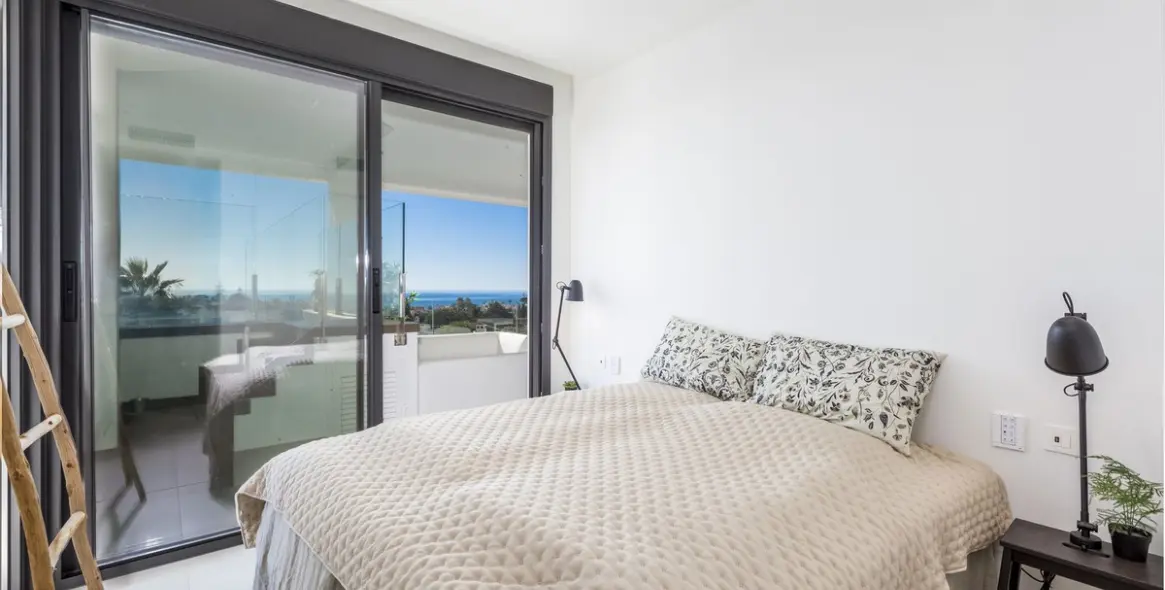 Sale of middle floor apartment in Mijas Costa 14