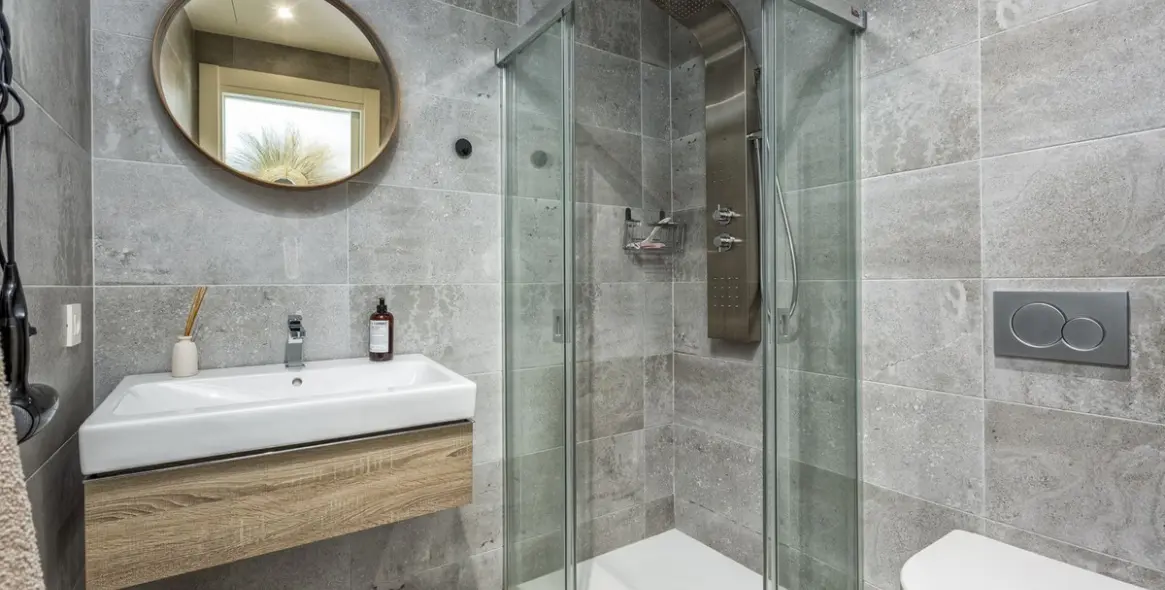 Sale of middle floor apartment in Mijas Costa 16
