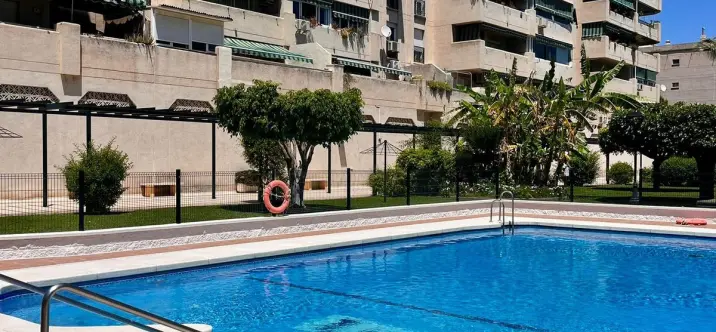 Sale of middle floor apartment in Málaga Centro 0