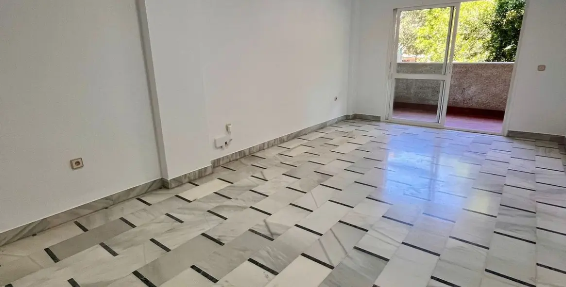 Sale of middle floor apartment in Málaga Centro 3