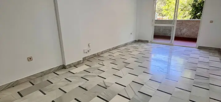Sale of middle floor apartment in Málaga Centro 2
