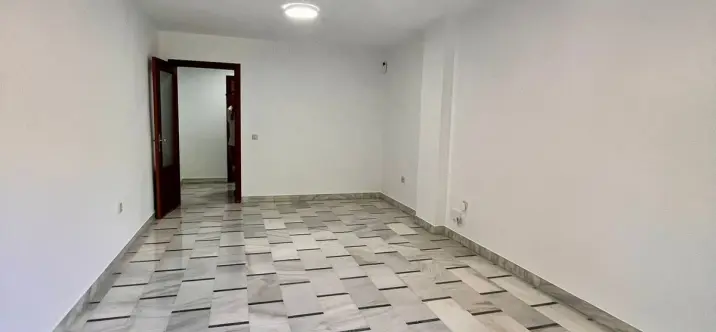 Sale of middle floor apartment in Málaga Centro 3