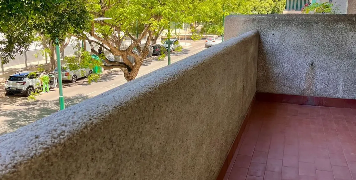 Sale of middle floor apartment in Málaga Centro 11