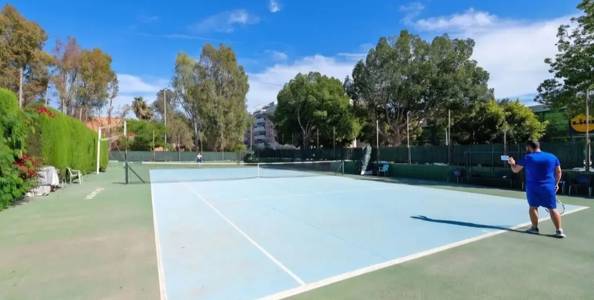 Sale of middle floor apartment in Málaga Centro 36