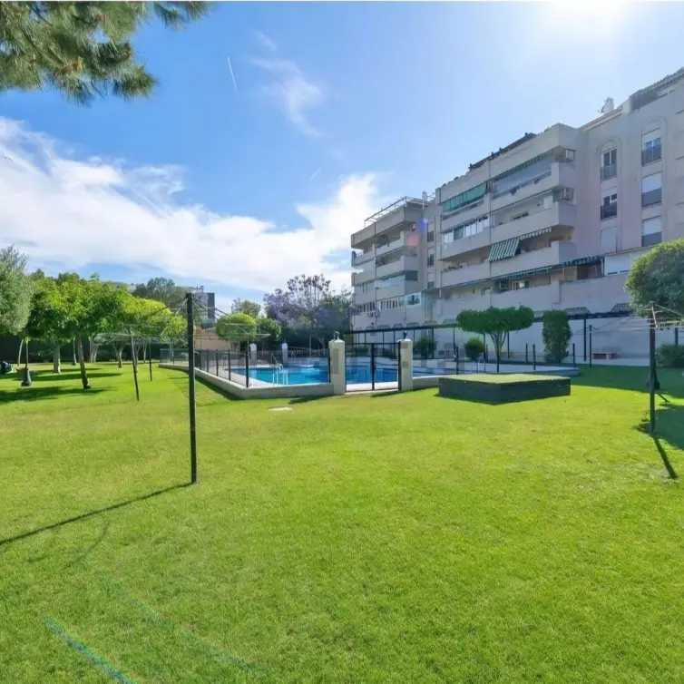 Продажа апартаментов на среднем этаже в Málaga Centro