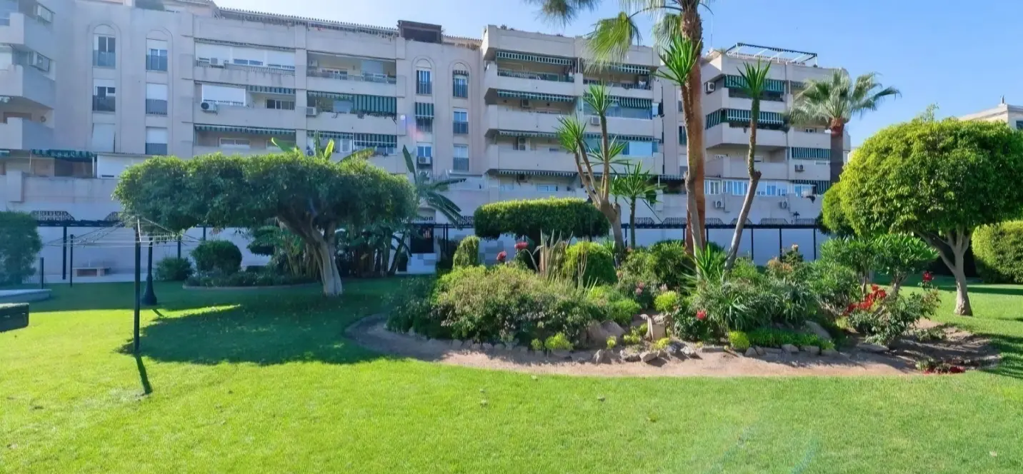 Продажа апартаментов на среднем этаже в Málaga Centro 4