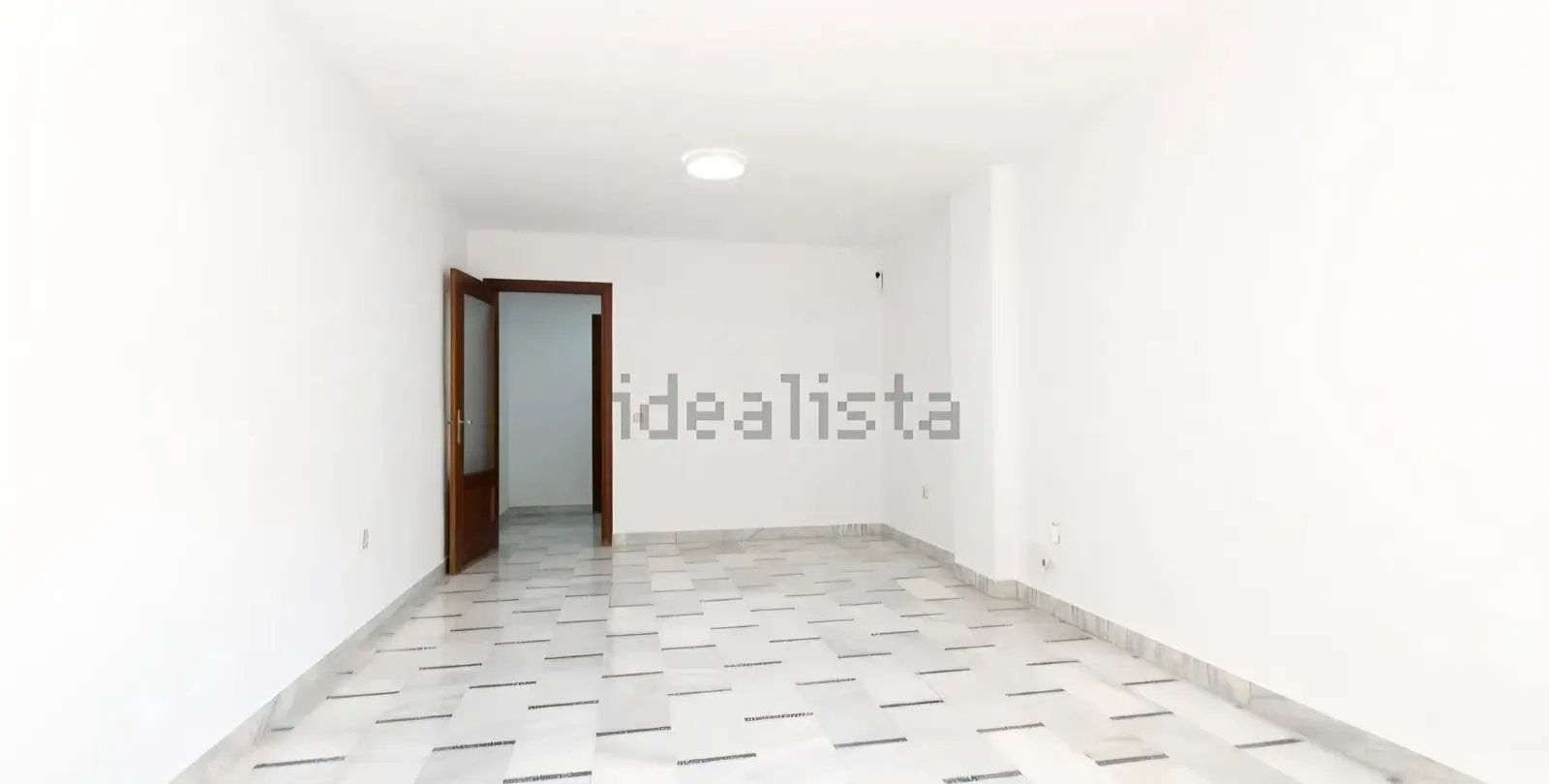 Продажа апартаментов на среднем этаже в Málaga Centro 10