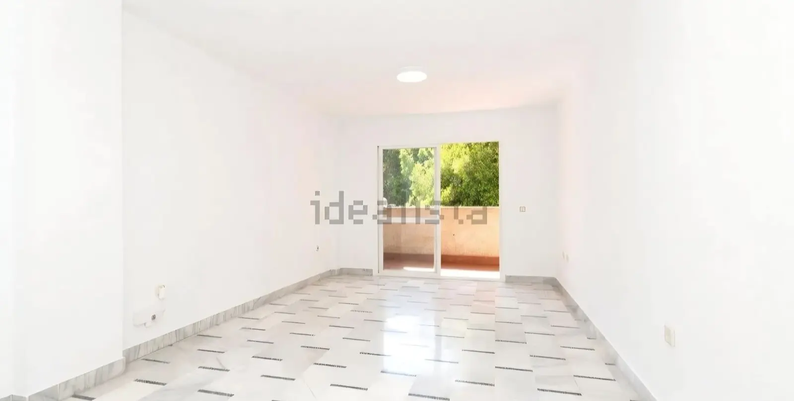 Продажа апартаментов на среднем этаже в Málaga Centro 11