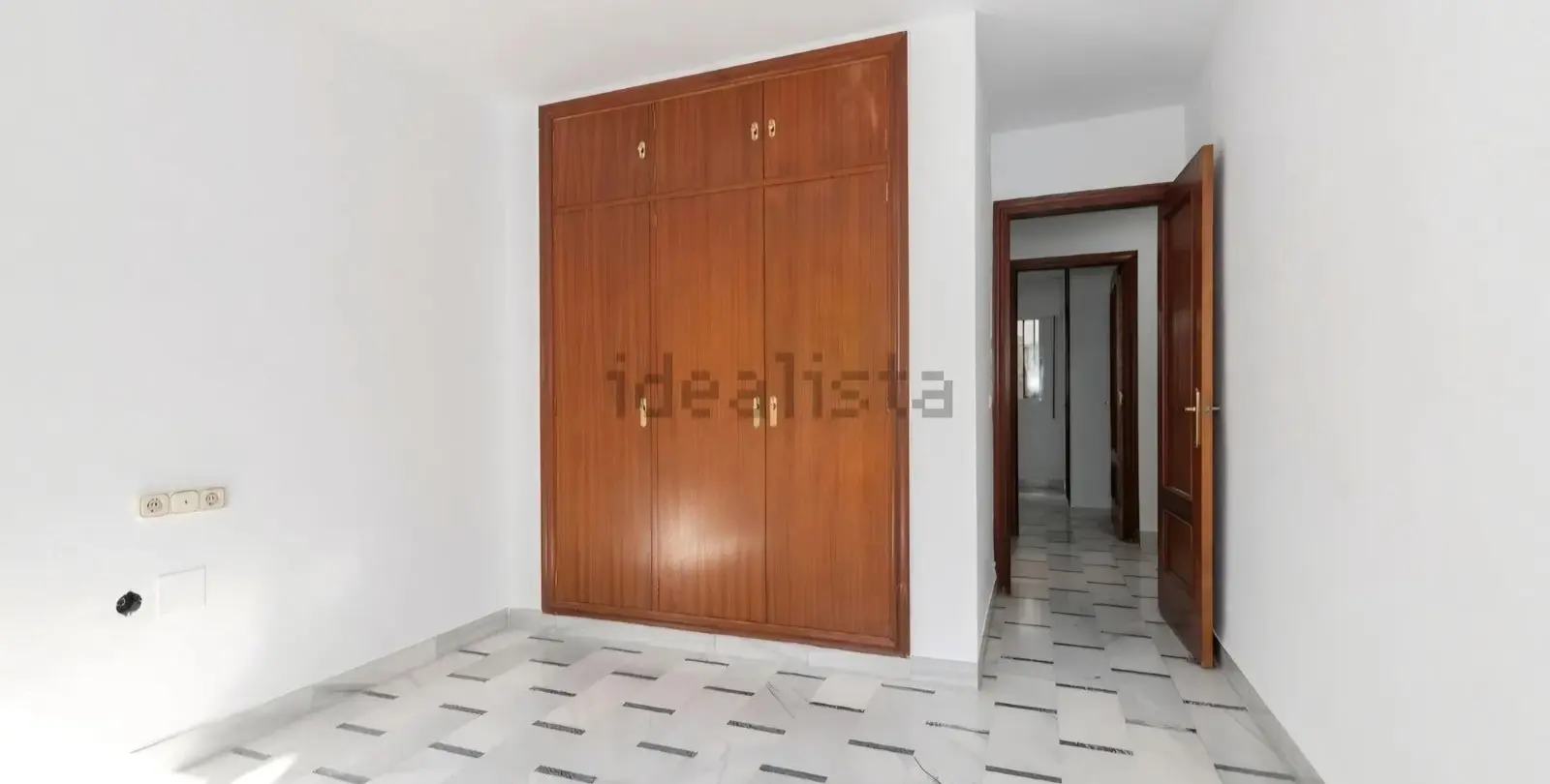 Продажа апартаментов на среднем этаже в Málaga Centro 17
