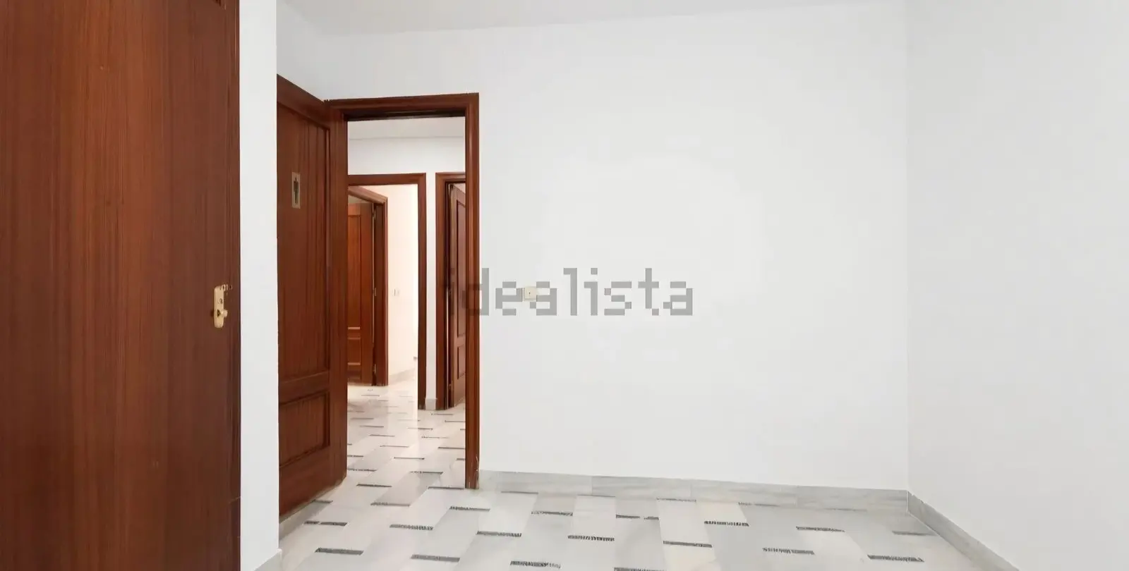 Продажа апартаментов на среднем этаже в Málaga Centro 19