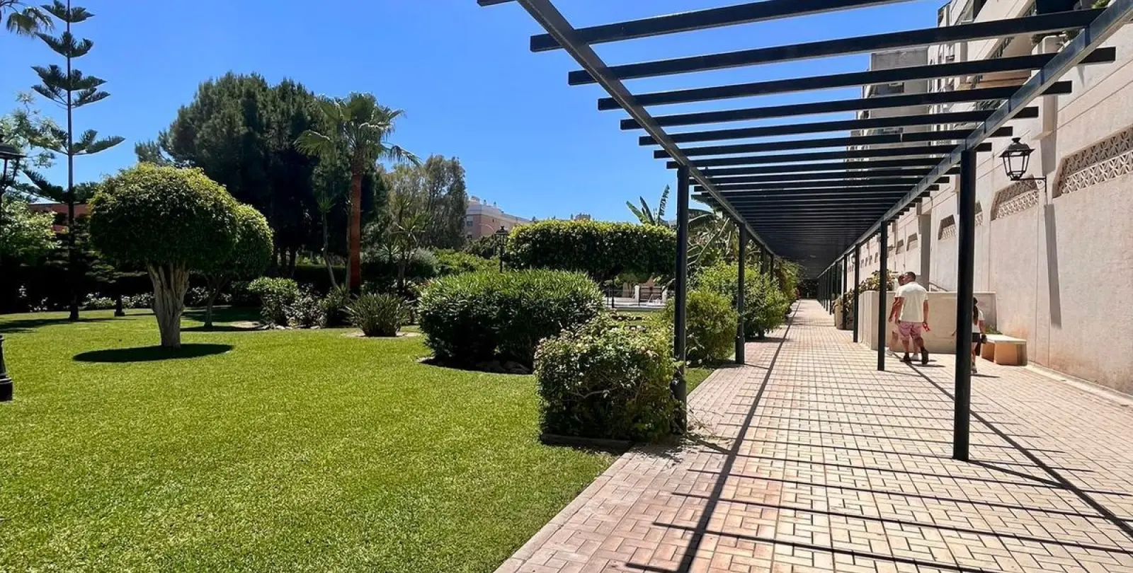 Продажа апартаментов на среднем этаже в Málaga Centro 25