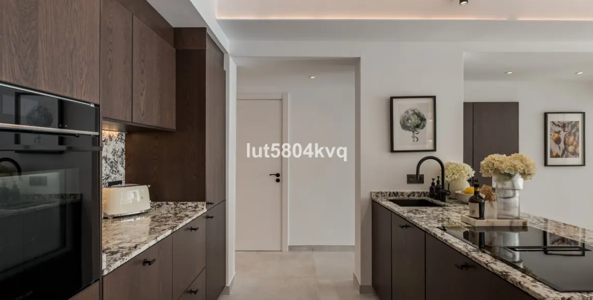 Sale of ground floor apartment in La Quinta 14
