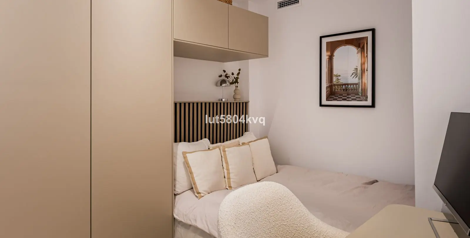 Venta de apartamento en planta baja en La Quinta 22