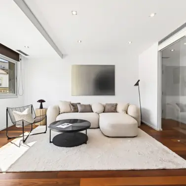 Sale of middle floor apartment in Centro Histórico