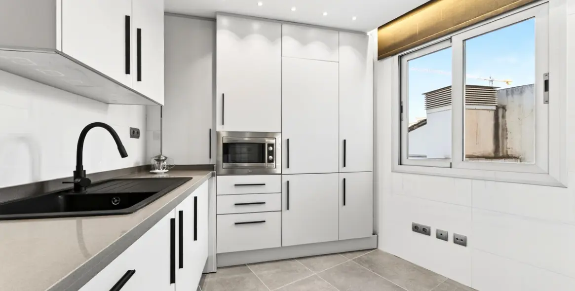 Sale of middle floor apartment in Centro Histórico 9