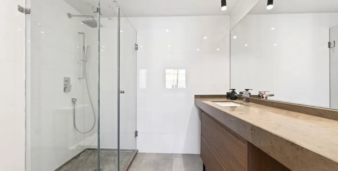 Sale of middle floor apartment in Centro Histórico 12