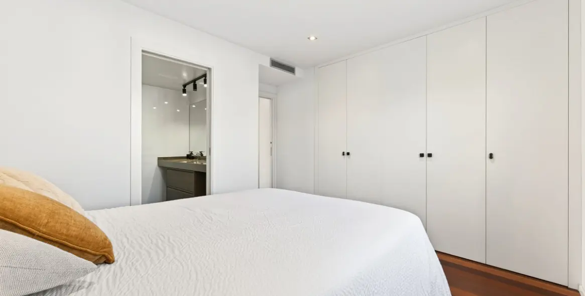 Sale of middle floor apartment in Centro Histórico 13