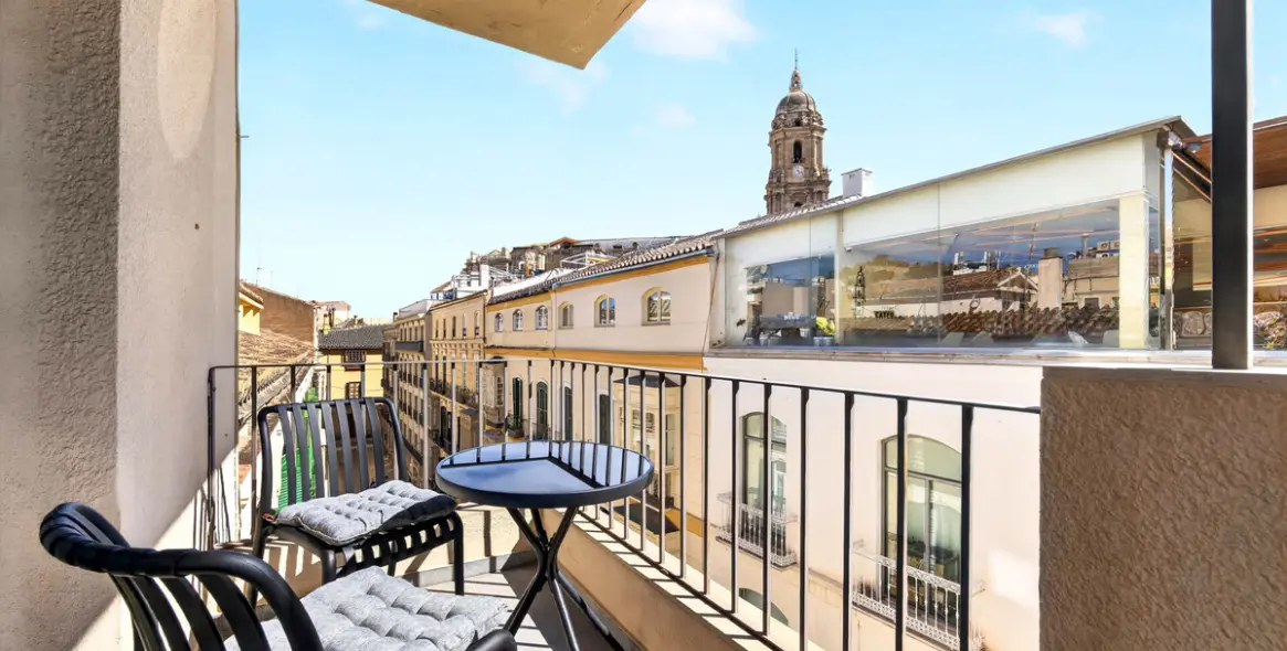 Sale of middle floor apartment in Centro Histórico 17