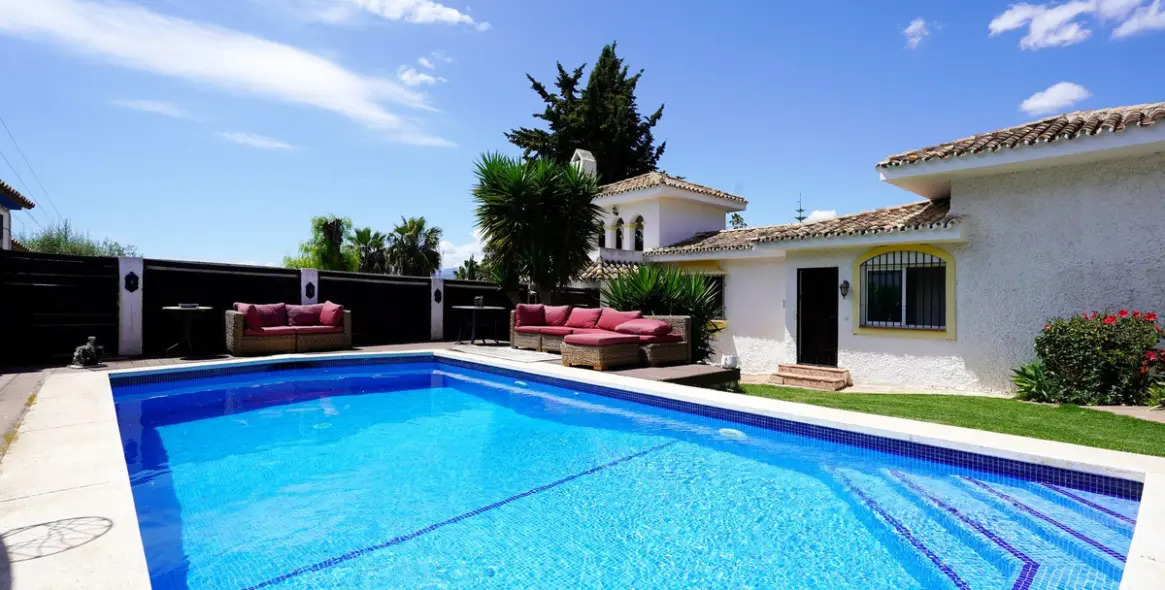 Sale of detached villa in Sierrezuela 2