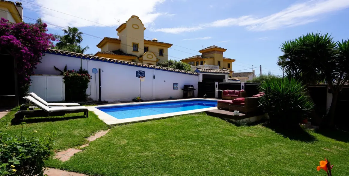 Sale of detached villa in Sierrezuela 16