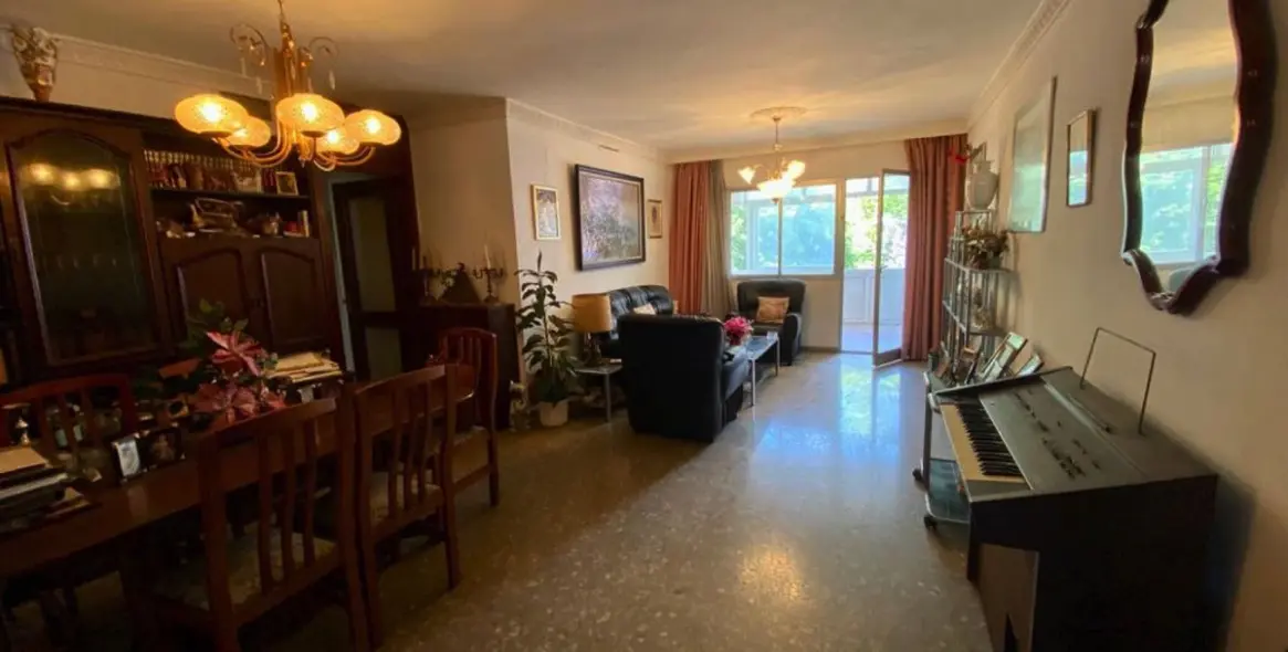 Sale of middle floor apartment in Marbella 3