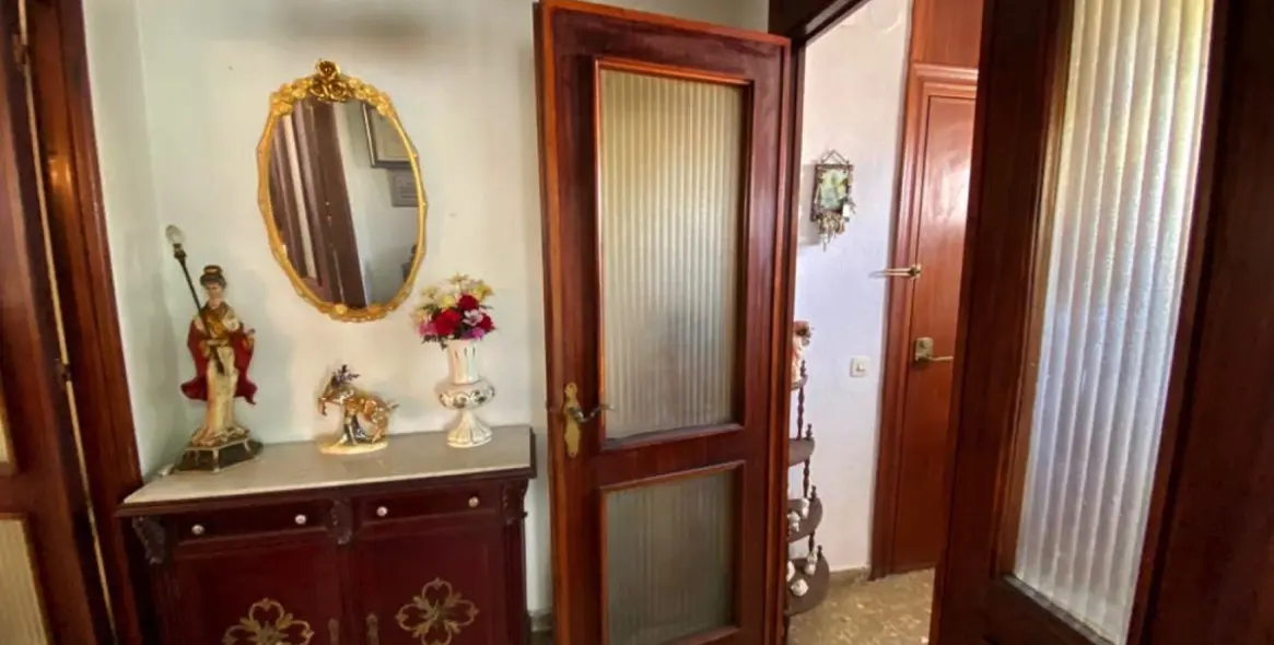 Sale of middle floor apartment in Marbella 11
