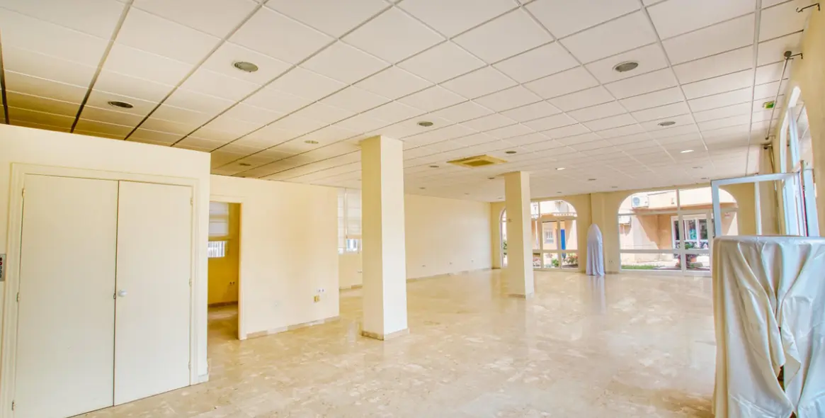 Sale of commercial premises in Centro Internacional 4