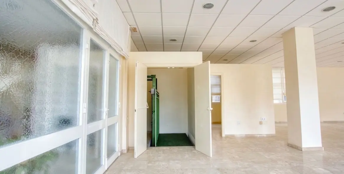 Sale of commercial premises in Centro Internacional 9