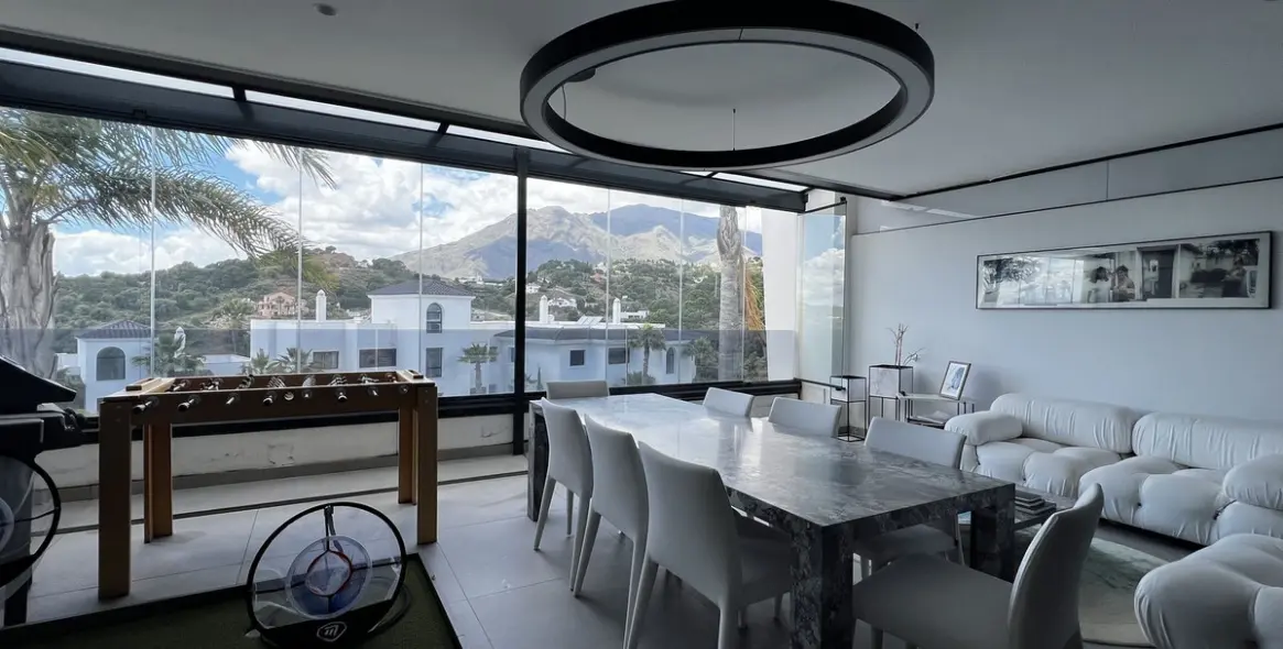 Venta de apartamento en planta media en Estepona 21