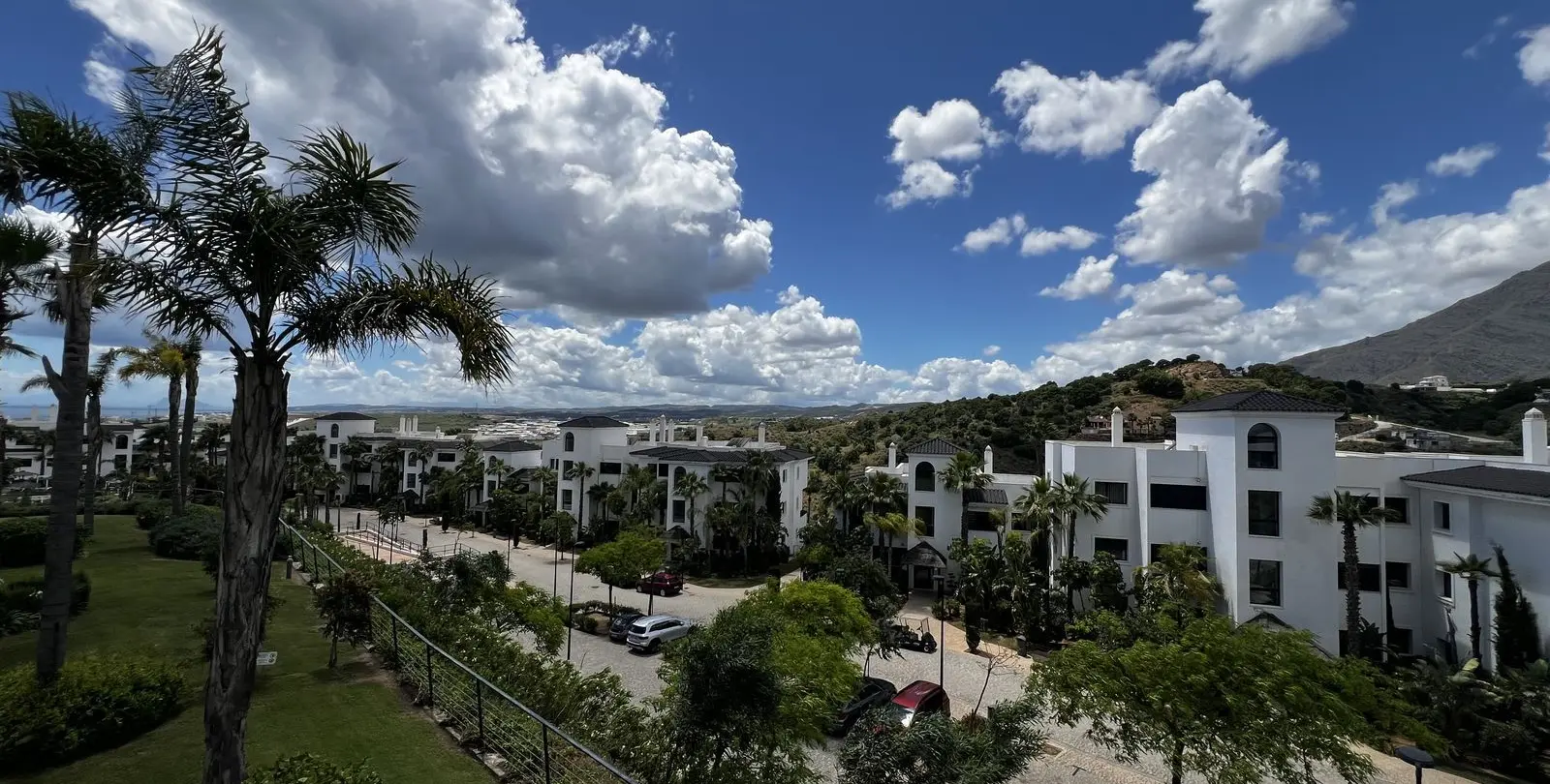 Продажа апартаментов на среднем этаже в Estepona 3