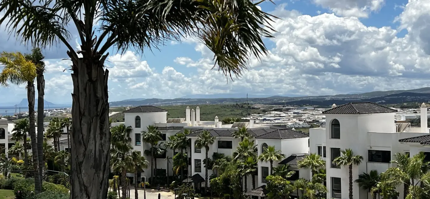 Продажа апартаментов на среднем этаже в Estepona 3