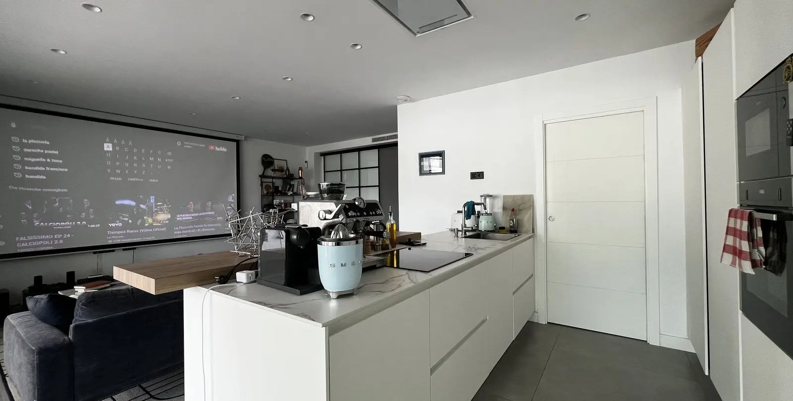 Продажа апартаментов на среднем этаже в Estepona 9
