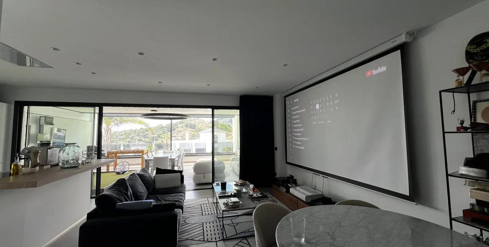 Продажа апартаментов на среднем этаже в Estepona 13