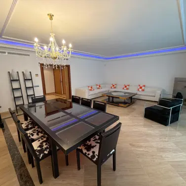 Venta de apartamento en planta baja en Puerto Banús