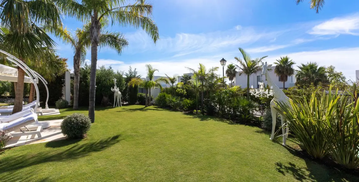 Venta de villa independiente en La Cala Golf 136