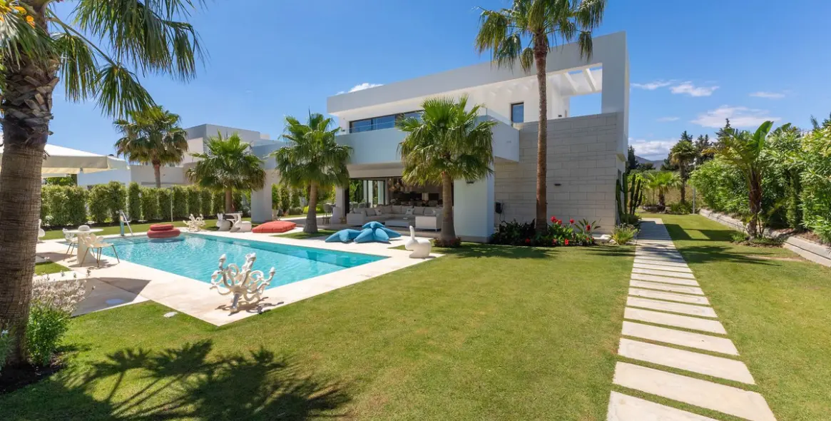 Venta de villa independiente en La Cala Golf 151
