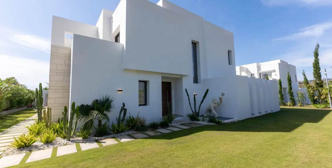 Venta de villa independiente en La Cala Golf 153