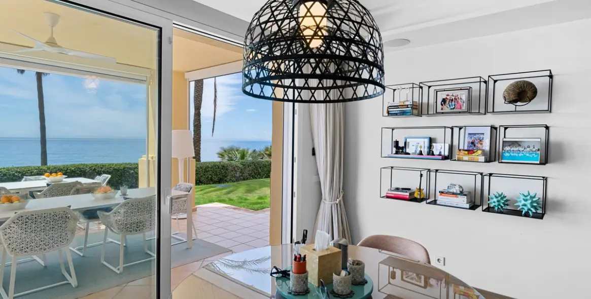 Venta de apartamento en planta baja en Río Real 16