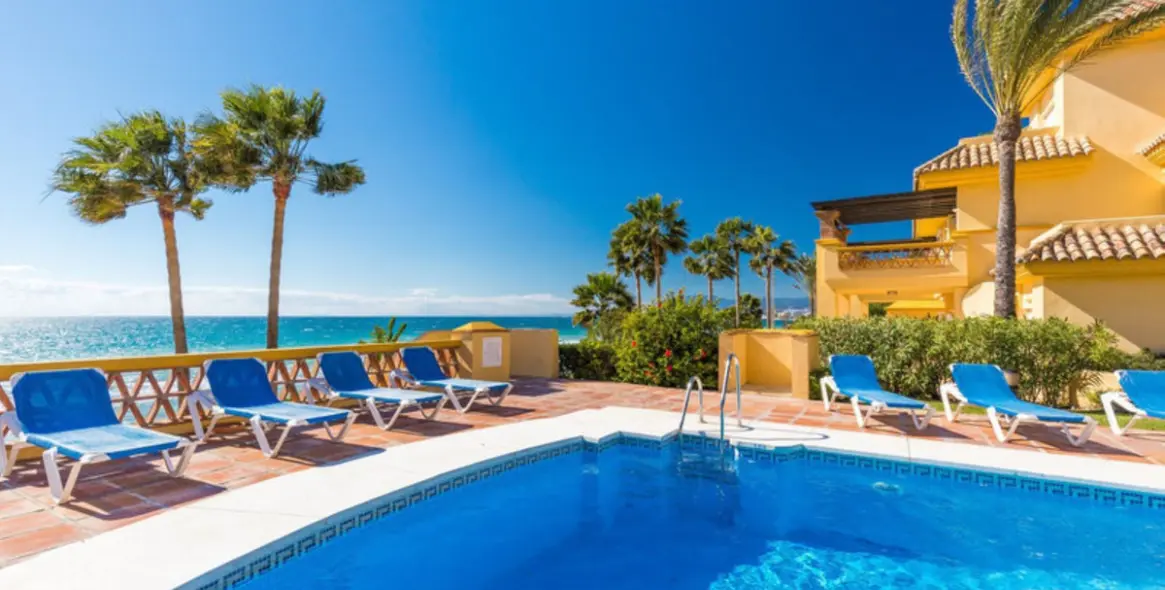 Venta de apartamento en planta baja en Río Real 21