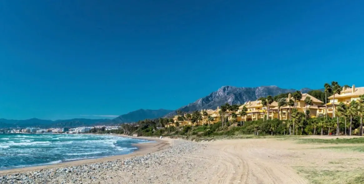 Venta de apartamento en planta baja en Río Real 28