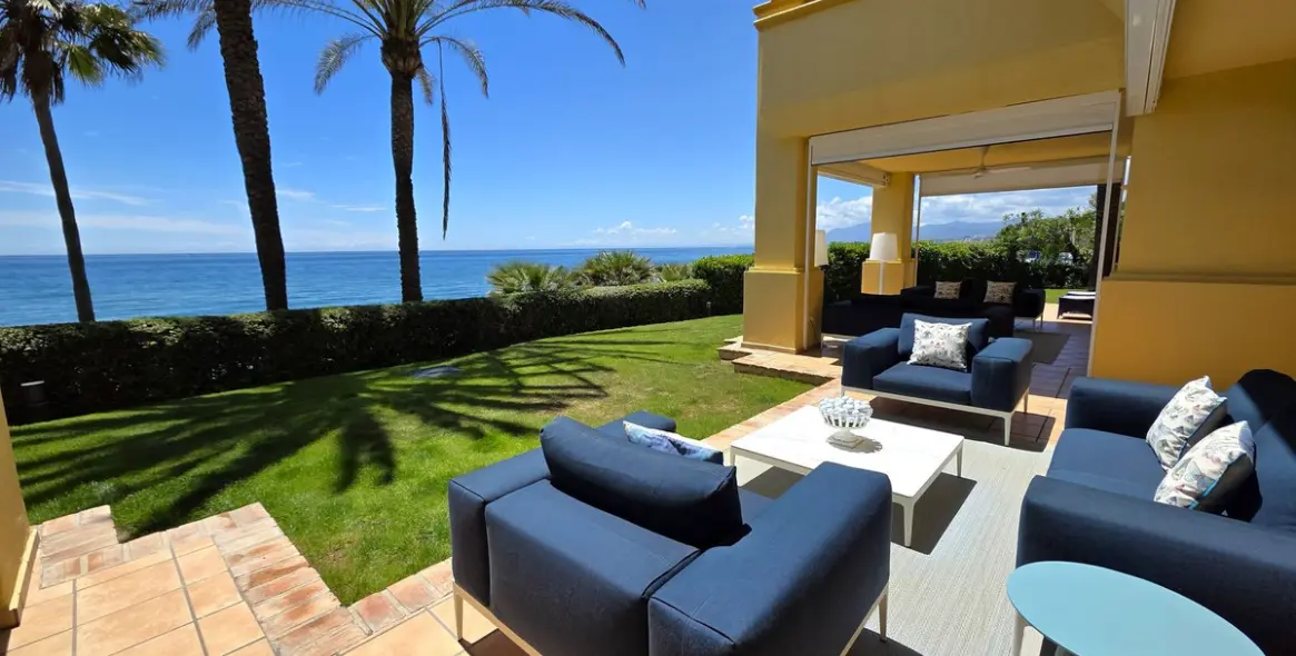 Venta de apartamento en planta baja en Río Real 35