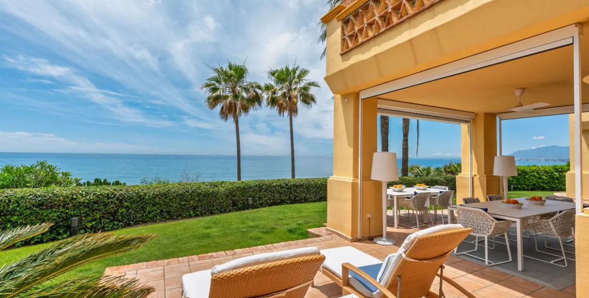 Venta de apartamento en planta baja en Río Real 84
