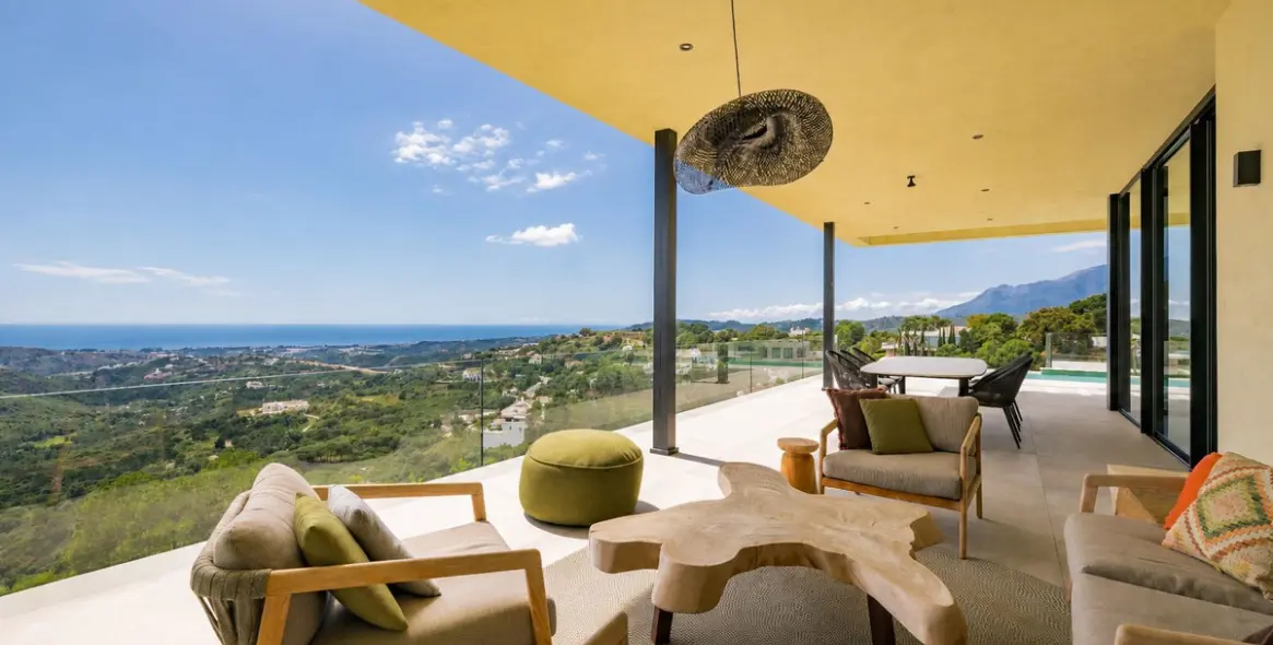 Sale of detached villa in Benahavís 1