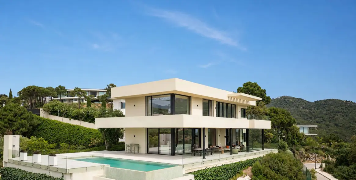 Sale of detached villa in Benahavís 11