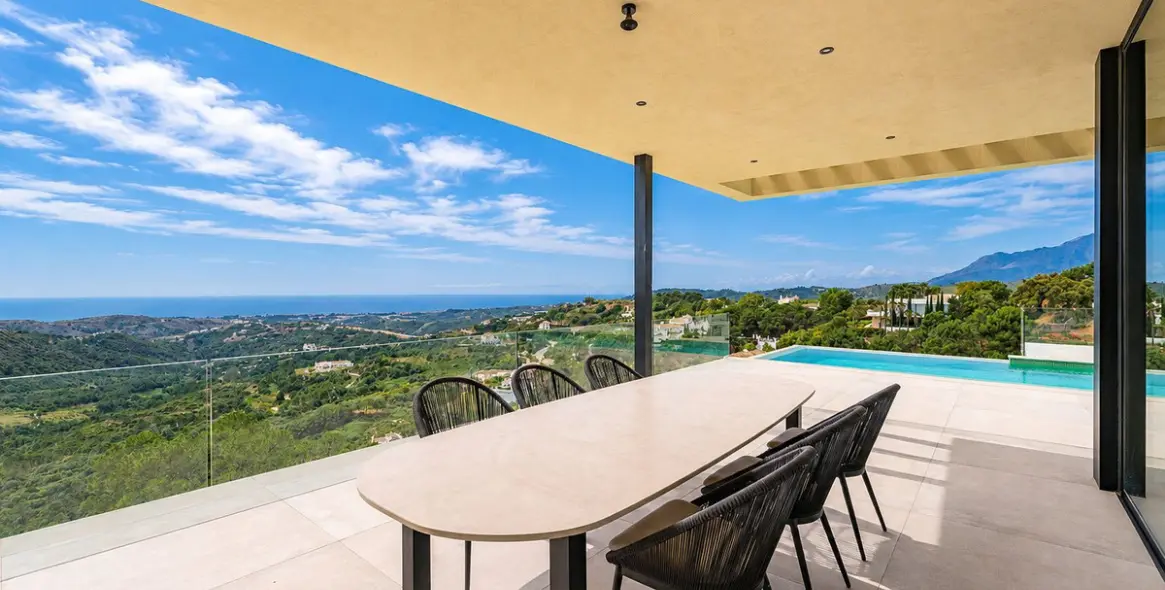 Sale of detached villa in Benahavís 18